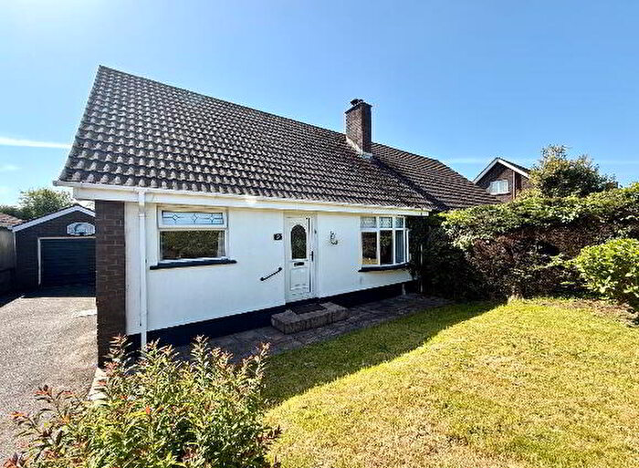 4 Bedroom Semi-detached Chalet Bungalows For Sale In Strangford Park, Derry, BT48