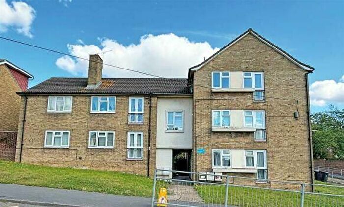 1 Bedroom Apartment For Sale In Flat, Chace Avenue, Potters Bar, Hertfordshire, EN6