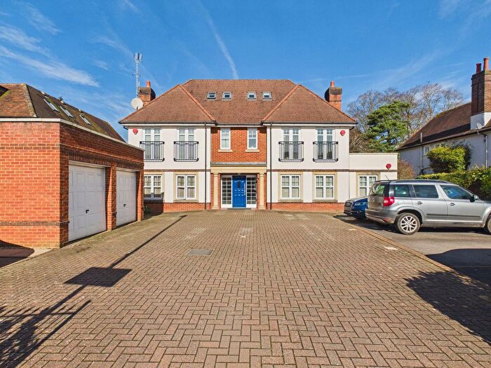 2 Bedroom Flat For Sale In Ledborough Lane, Beaconsfield, HP9