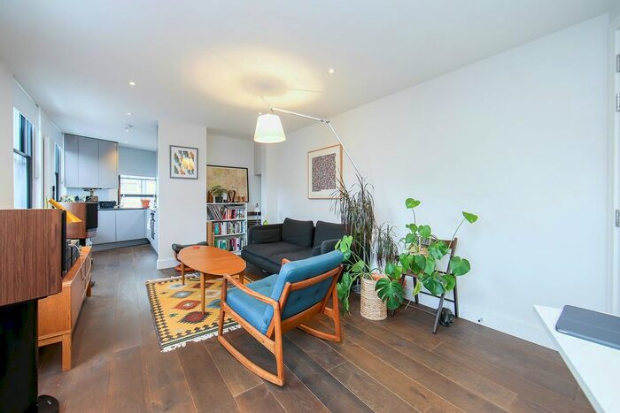 1 Bedroom Flat To Rent In Hackney Road, London, E2