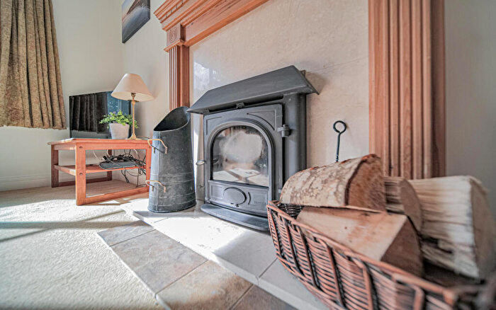 4 Bedroom Detached House For Sale In St. Georges Place, Semington, BA14