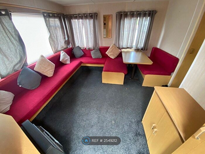 2 Bedroom Mobile/park Home To Rent In Meadow Lane, Runwell, Wickford, SS11