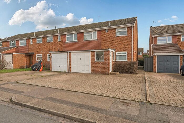 3 Bedroom End Terrace House For Sale In Farmers Way, Maidenhead, SL6