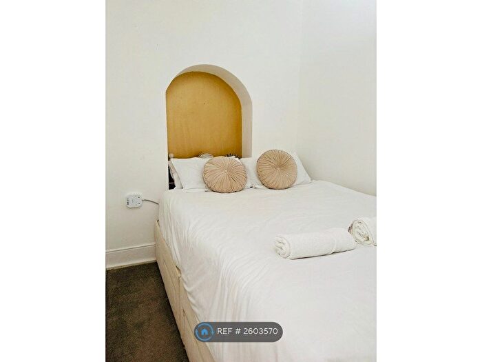 3 Bedroom Terraced House To Rent In Bed, Brighton Amp; Hove, BN1
