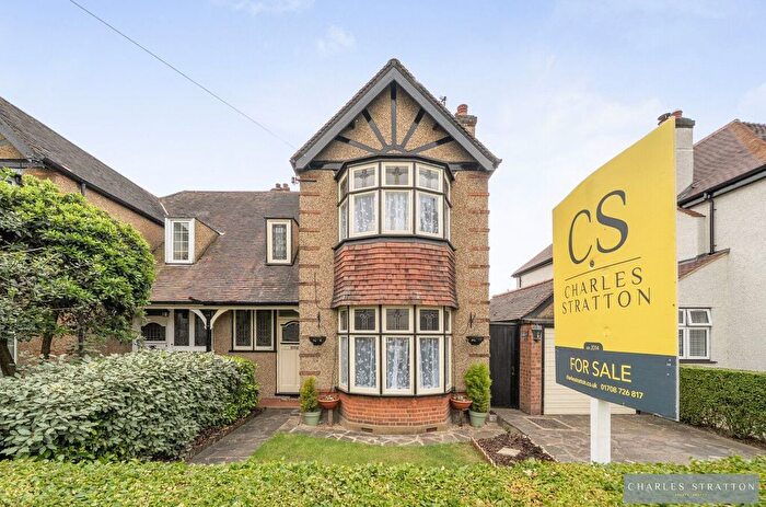 3 Bedroom Semi-Detached House For Sale In Crossways, Gidea Park, RM2