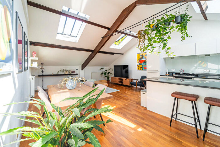 1 Bedroom Apartment For Sale In Hoffman Square, Chart Street, Hoxton, London, N1