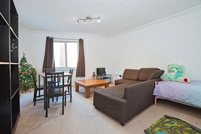 1 Bedroom Flat For Sale In Carlotta Way, Cardiff, CF10