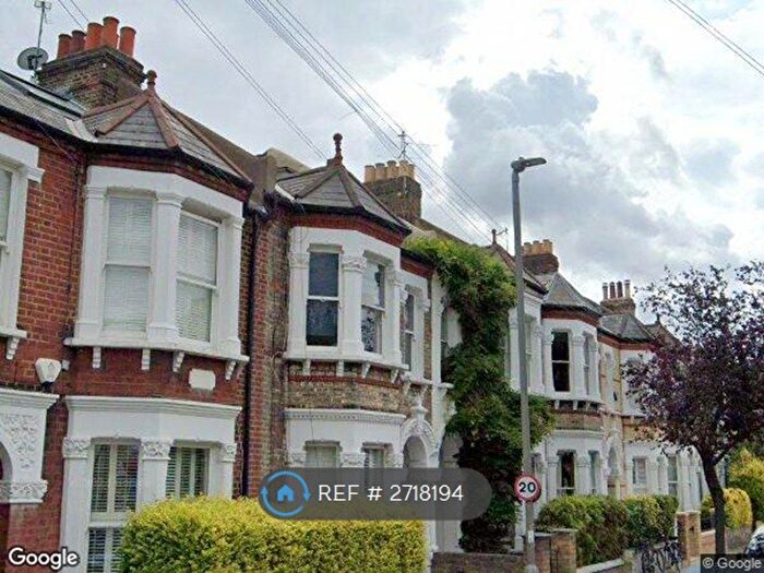 2 Bedroom Flat To Rent In Grandison Road, London, SW11