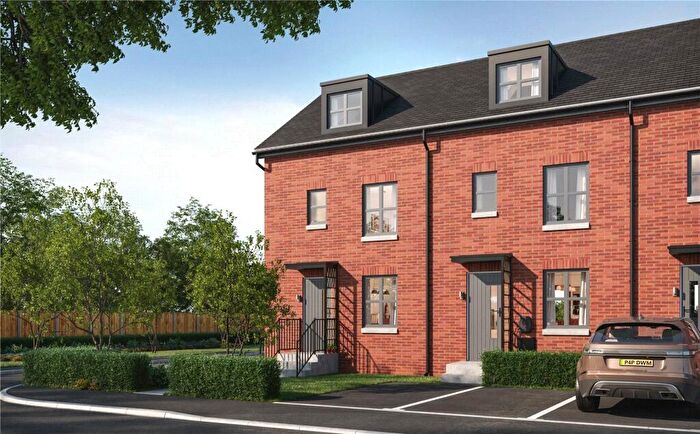 4 Bedroom End Of Terrace House For Sale In Ropemakers Way, Heywood, Greater Manchester, OL10