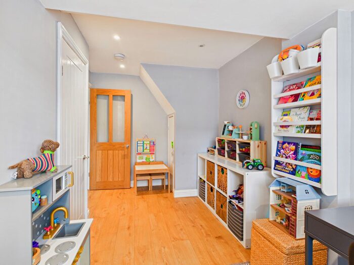 3 Bedroom Terraced House For Sale In Windmill Close, Clanfield, PO8