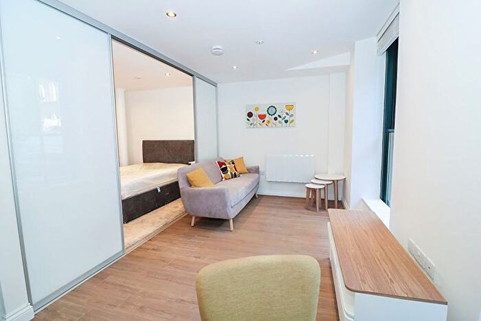 1 Bedroom Flat To Rent In Albion House, Bradford, BD1