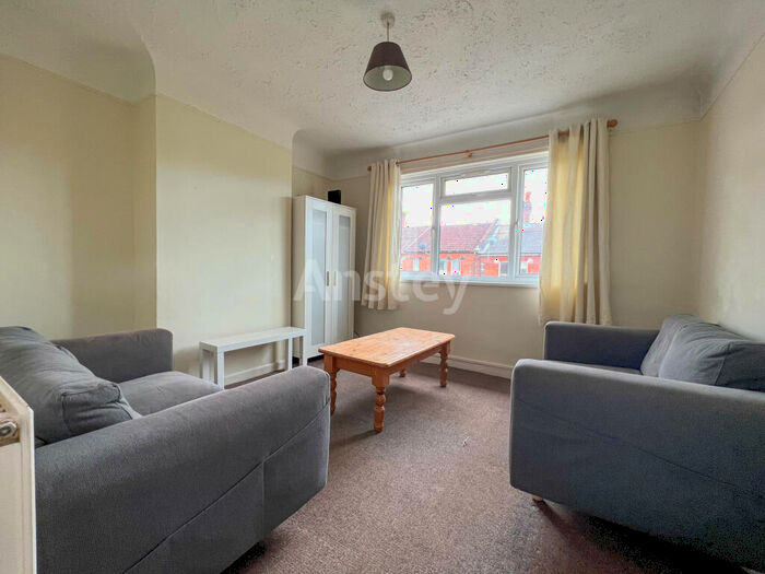 2 Bedroom Flat To Rent In Milton Road, Southampton, SO15