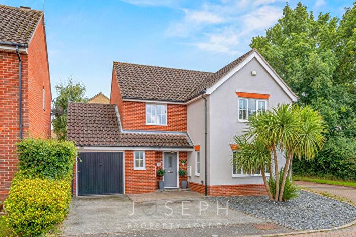4 Bedroom Detached House For Sale In Burnet Close, Pinewood, IP8