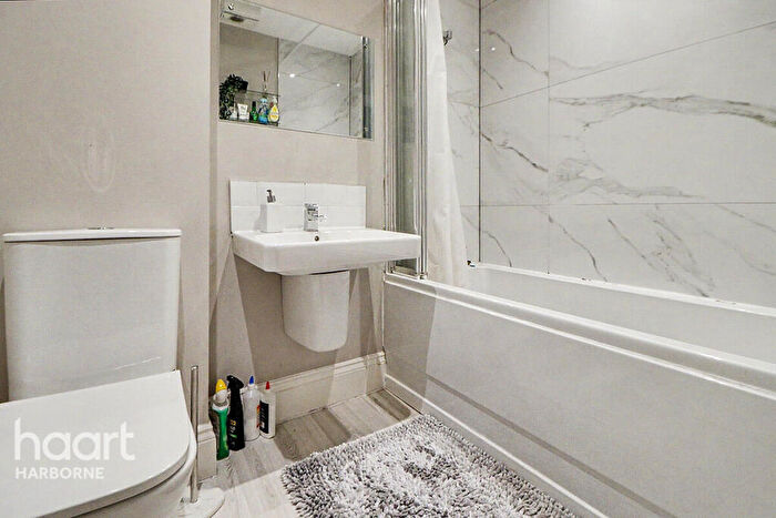 3 Bedroom Semi-Detached House For Sale In Crocketts Lane, Smethwick, B66