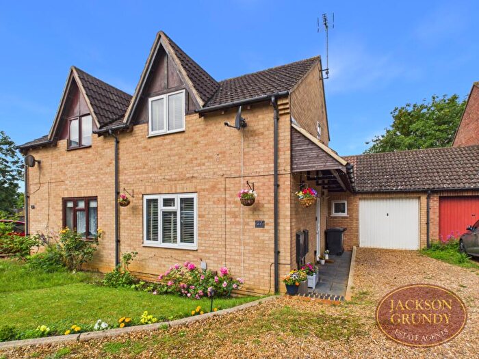 2 Bedroom Semi-Detached House For Sale In Sentinel Road, Northampton, NN4