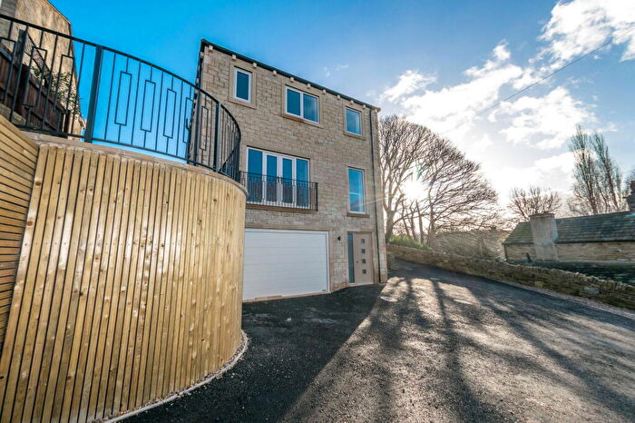 5 Bedroom Detached House For Sale In The Brambles, Hallas Road, Kirkburton, HD8