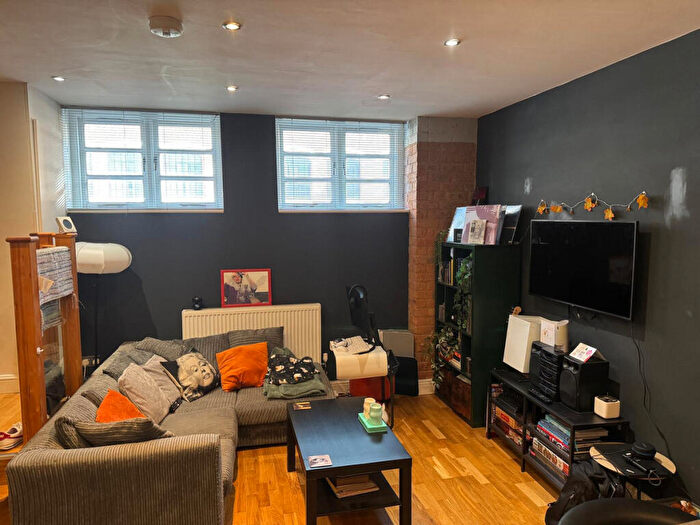 1 Bedroom Flat To Rent In Pembeton, Warstone Lane, Birmingham, B18