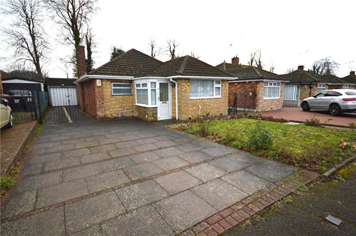 2 Bedroom Bungalow For Sale In Florence Avenue, Luton, Bedfordshire, LU3