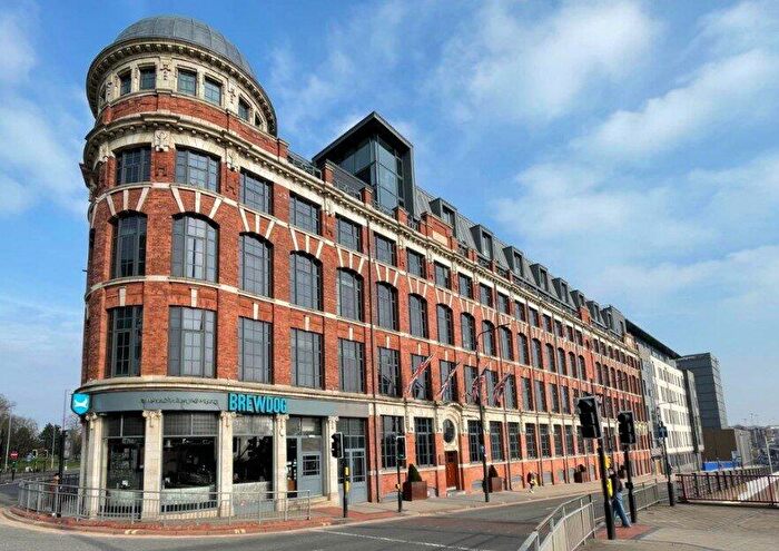 1 Bedroom Flat To Rent In Crispin Lofts, New York Road, Leeds, West Yorkshire, LS2