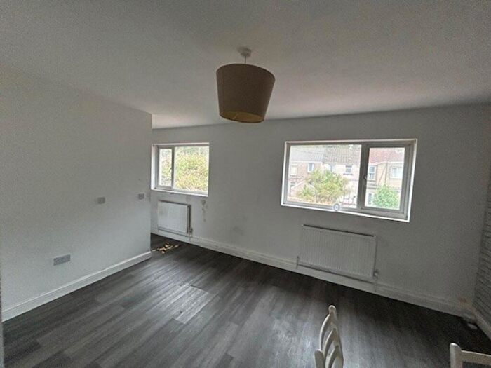 1 Bedroom Apartment For Sale In Hunter Street, Neath, SA11