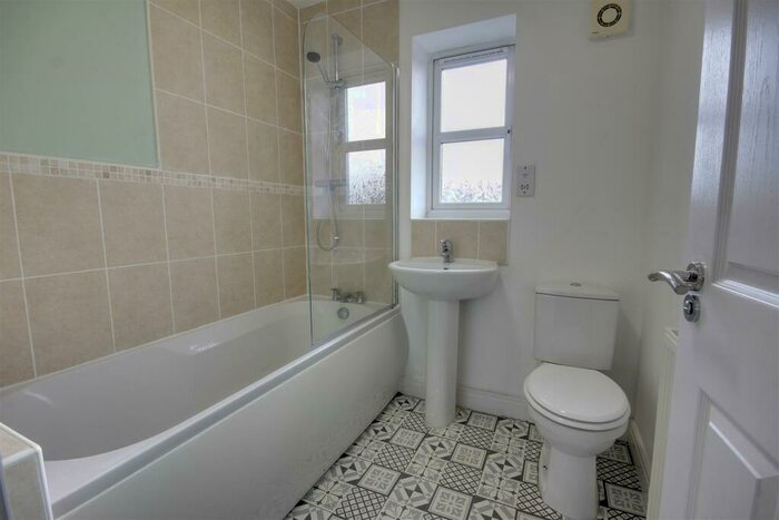 3 Bedroom Terraced House For Sale In Claytons Fold, Gilberdyke, HU15