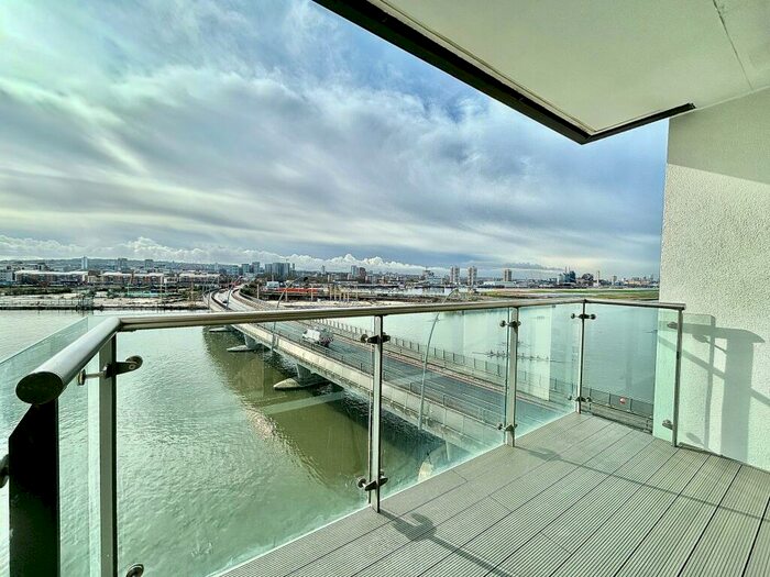 2 Bedroom Apartment To Rent In Fathom Court, Basin Approach, Gallions Reach, E16