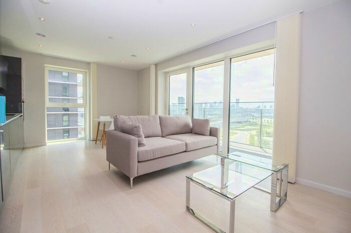 2 Bedroom Flat To Rent In Cassia Point, Glasshouse Gardens, Stratford, E20