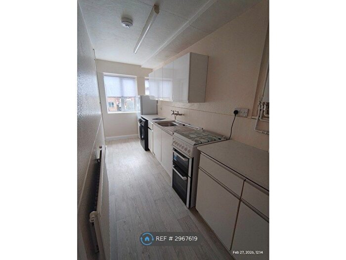1 Bedroom Flat To Rent In Crendon St, High Wycombe, HP13