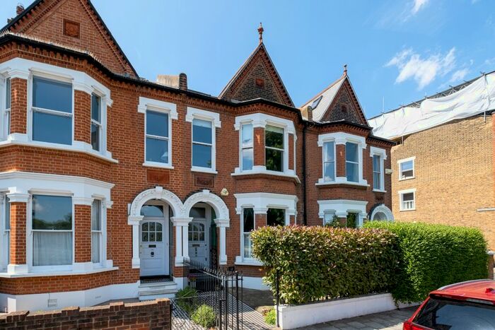 5 Bedroom Flat To Rent In Clapham Common West Side, London, SW4