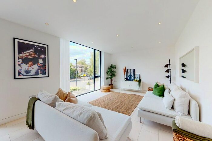 2 Bedroom Flat To Rent In Latitude House, Oval Road, Regents Park, NW1