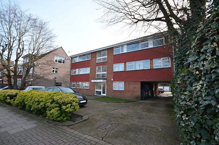 1 Bedroom Studio For Sale In Erskine Court, Kenton Road, Kenton, HA3