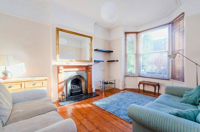 1 Bedroom Flat To Rent In The Park, Ealing, London, W5