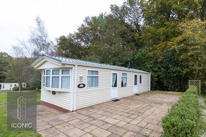 2 Bedroom Park Home For Sale In Merryhill Country Park, Honingham, Norwich, NR9