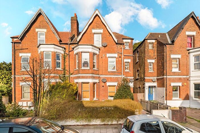 2 Bedroom Flat For Sale In Pathfield Road, Streatham, SW16
