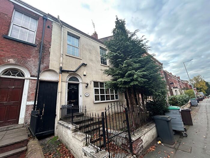 3 Bedroom End Terrace House For Sale In Tettenhall Road, Chapel Ash, Wolverhampton, WV3
