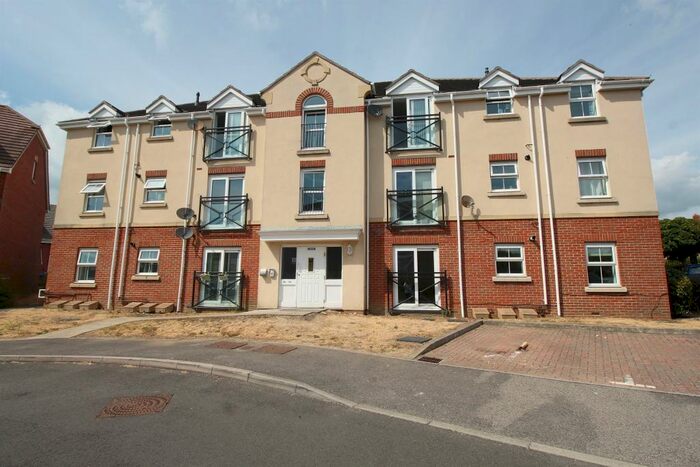 2 Bedroom Ground Flat To Rent In Chadwick Way, Hamble, Southampton, SO31