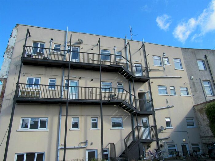 2 Bedroom Flat To Rent In Central Parade, Herne Bay, CT6