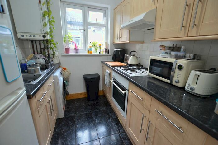 2 Bedroom Flat To Rent In Forest Road, London, E17