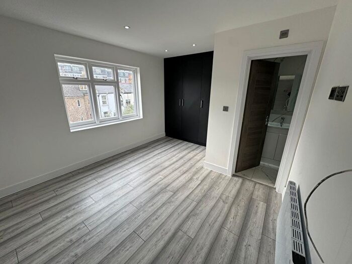 4 Bedroom Flat To Rent In Old Kent Road, London, SE1