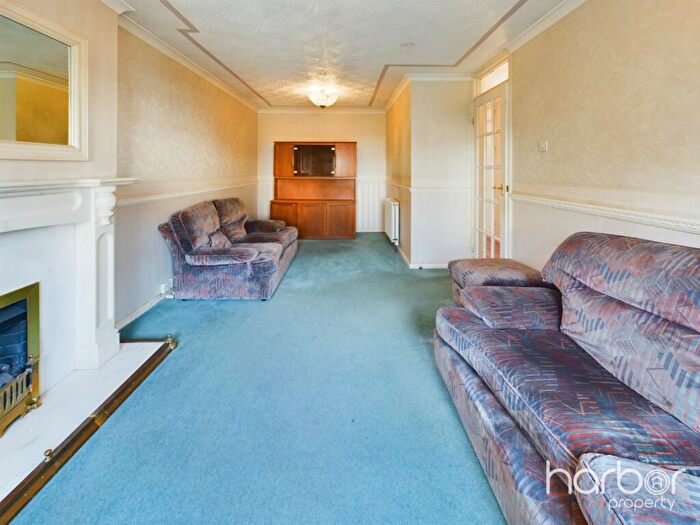 2 Bedroom Detached Bungalow For Sale In Thornyburn Drive, Baillieston, Glasgow, City Of Glasgow, G69