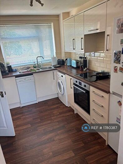 2 Bedroom Flat To Rent In Gatley Avenue, Epsom, KT19