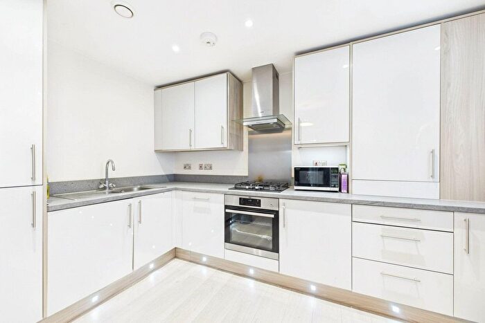 2 Bedroom Flat To Rent In Trevenna, - Windsor Road, Slough, Berkshire, SL1