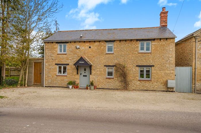 3 Bedroom Detached House For Sale In Weald, Bampton, OX18