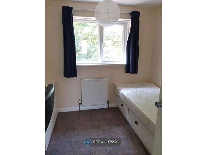 5 Bedroom Semi-Detached House To Rent In St. Johns Road, Guildford, GU2