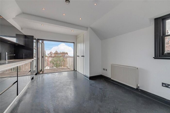 2 Bedroom Maisonette To Rent In Heath Street, Hampstead, NW3