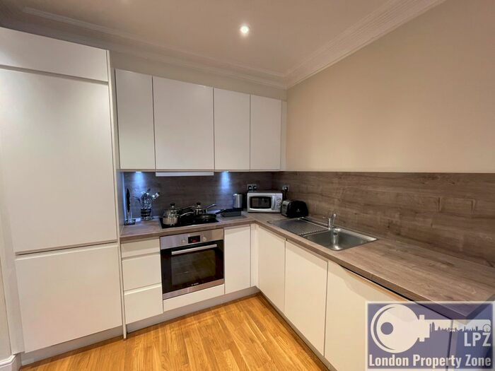 1 Bedroom Flat To Rent In Hamlet Gardens, Hammersmith, London, W6