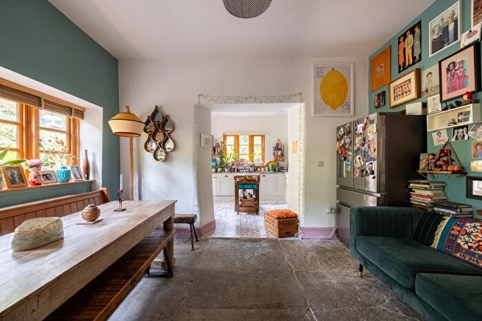 4 Bedroom Detached House For Sale In The Heart Of Glastonbury, BA6