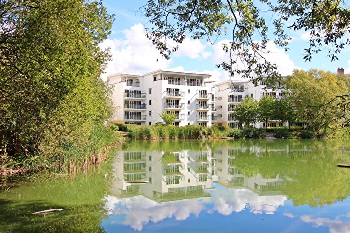 2 Bedroom Flat For Sale In Creswell Drive, Langley Waterside, Beckenham, BR3