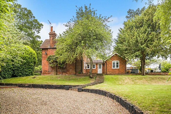 3 Bedroom Semi-Detached House To Rent In Remenham Hill, Remenham, RG9