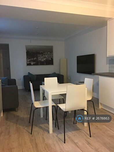 5 Bedroom Semi Detached House To Rent In Broadlands Road, Southampton, SO17